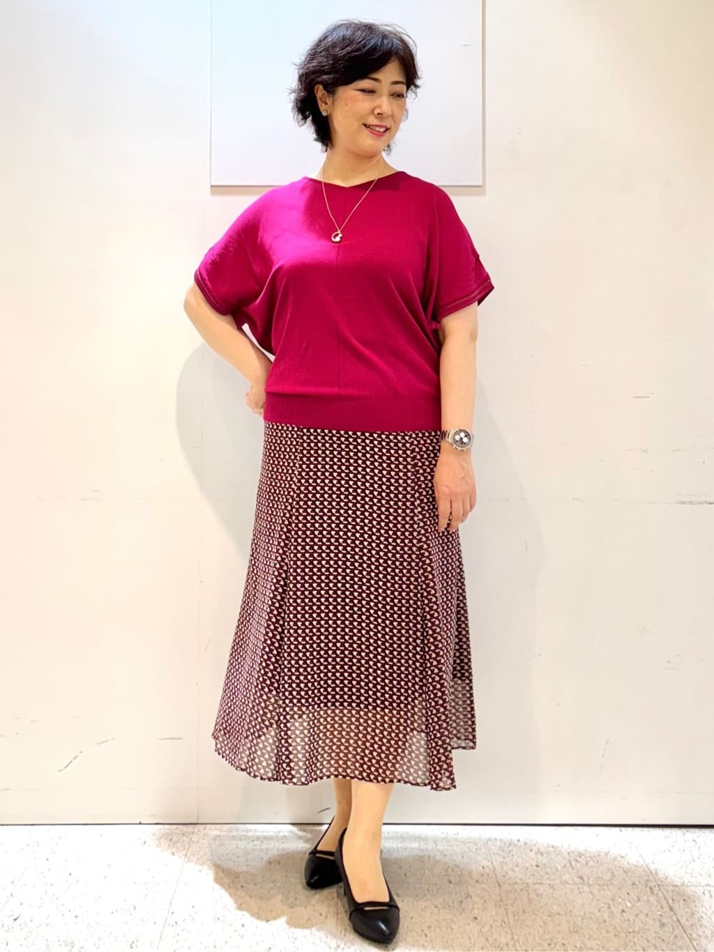 ヤスコさんの「Reflect｜【WEB先行カラーあり／マシンウォッシュ可／ウエスト総ゴム】コツキ幾何柄ロングスカート」を使ったコーディネート