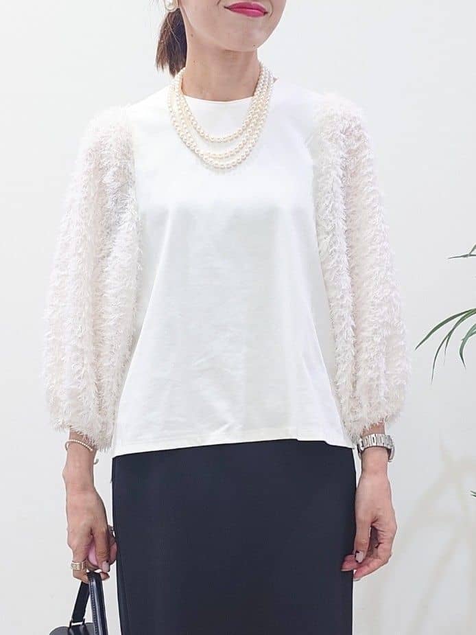 MUTSUKOさんの「UNTITLED｜【丸首/Tシャツ風/短丈】シャギースリーブ ポンチカットソー」を使ったコーディネート