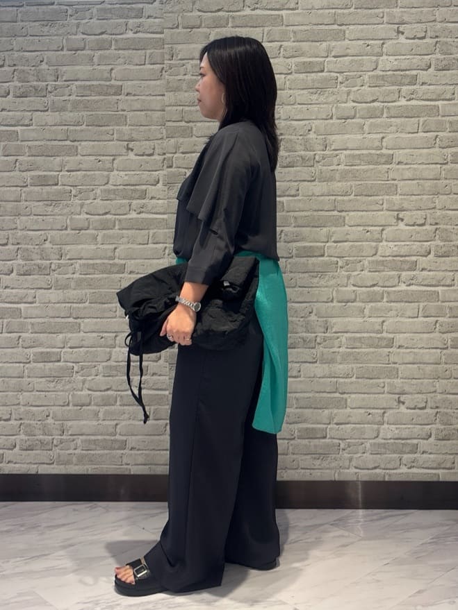 Akiさんの「INDIVI｜【羽織りとしても活躍！】ケープカラーブラウス」を使ったコーディネート