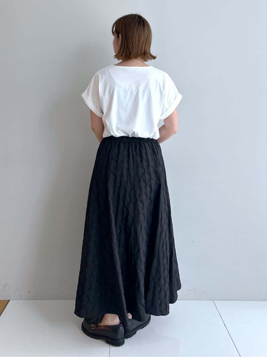 Hirokaさんの「Dessin｜【二の腕カバー／UVカット】ロールアップスリーブ裾ギャザーカットソー」を使ったコーディネート
