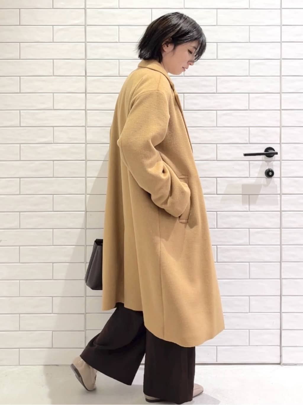 しおりさんの「OPAQUE.CLIP｜カシミヤブレンドウールチェスターコート」を使ったコーディネート