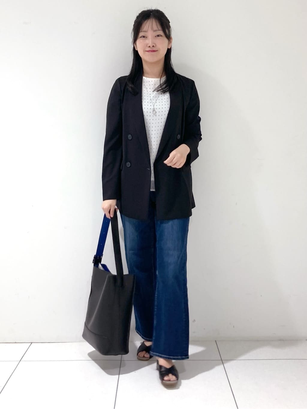momokoさんの「INDIVI｜【軽く羽織れる！】ダブルジャケット」を使ったコーディネート