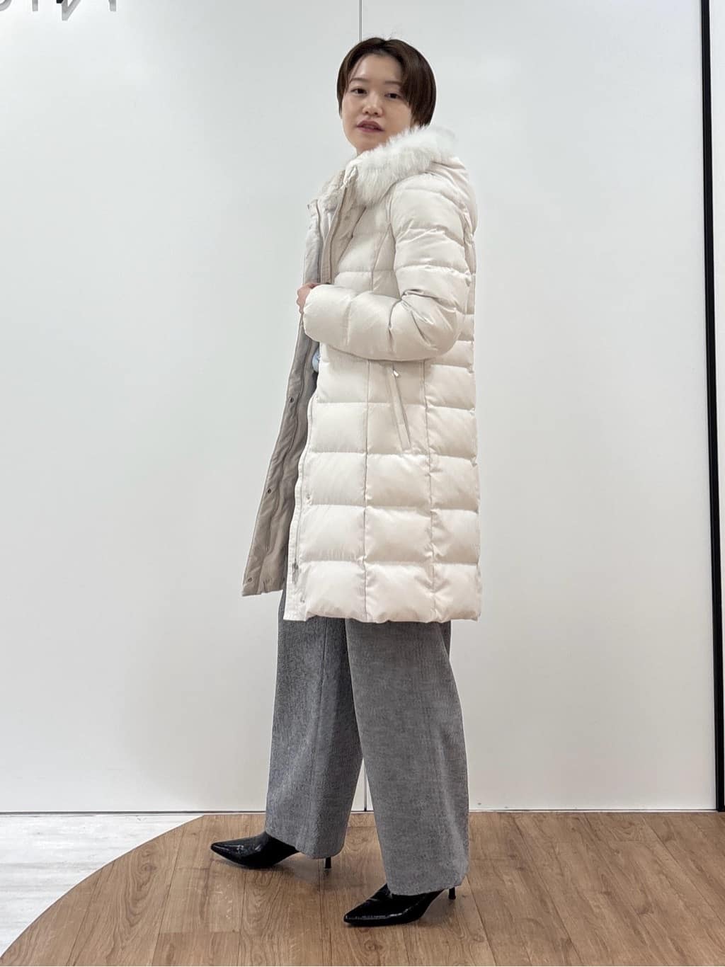 kanaeさんの「INDIVI｜【名品／撥水／抗菌防臭】ロング丈リサイクルダウンコート」を使ったコーディネート
