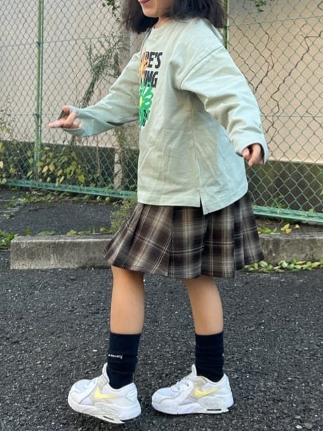 ga_riさんの「THE SHOP TK｜【110－160／6色展開】コットン長袖Ｔシャツ/洗濯機OK」を使ったコーディネート