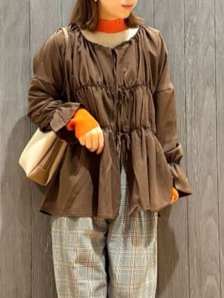 meiさんの「SHOO･LA･RUE｜シャーリングデザインブラウス」を使ったコーディネート