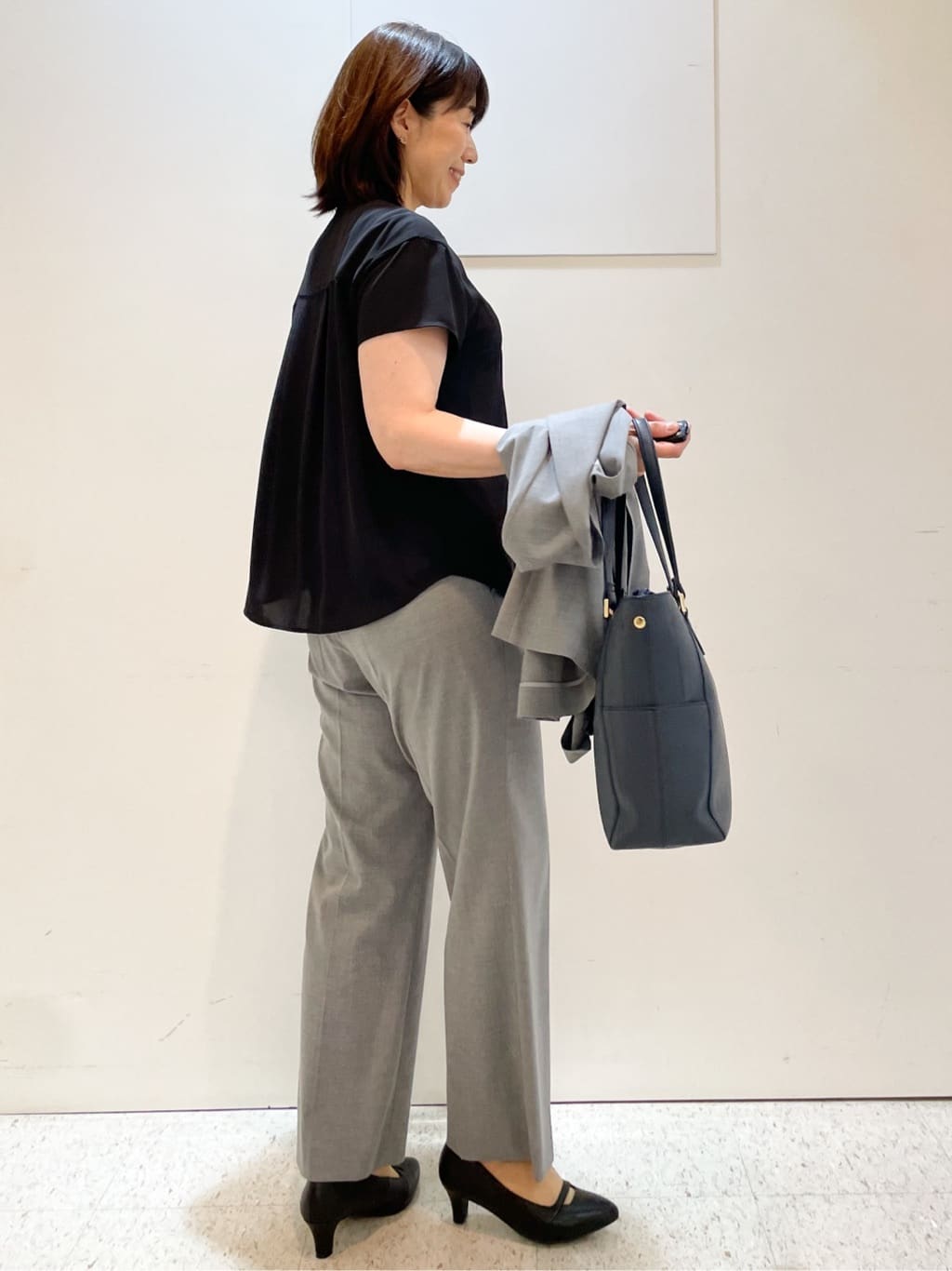 めいさんの「Reflect｜【インナーに◎／すっきり見え！長め丈】タックデティールブラウス」を使ったコーディネート