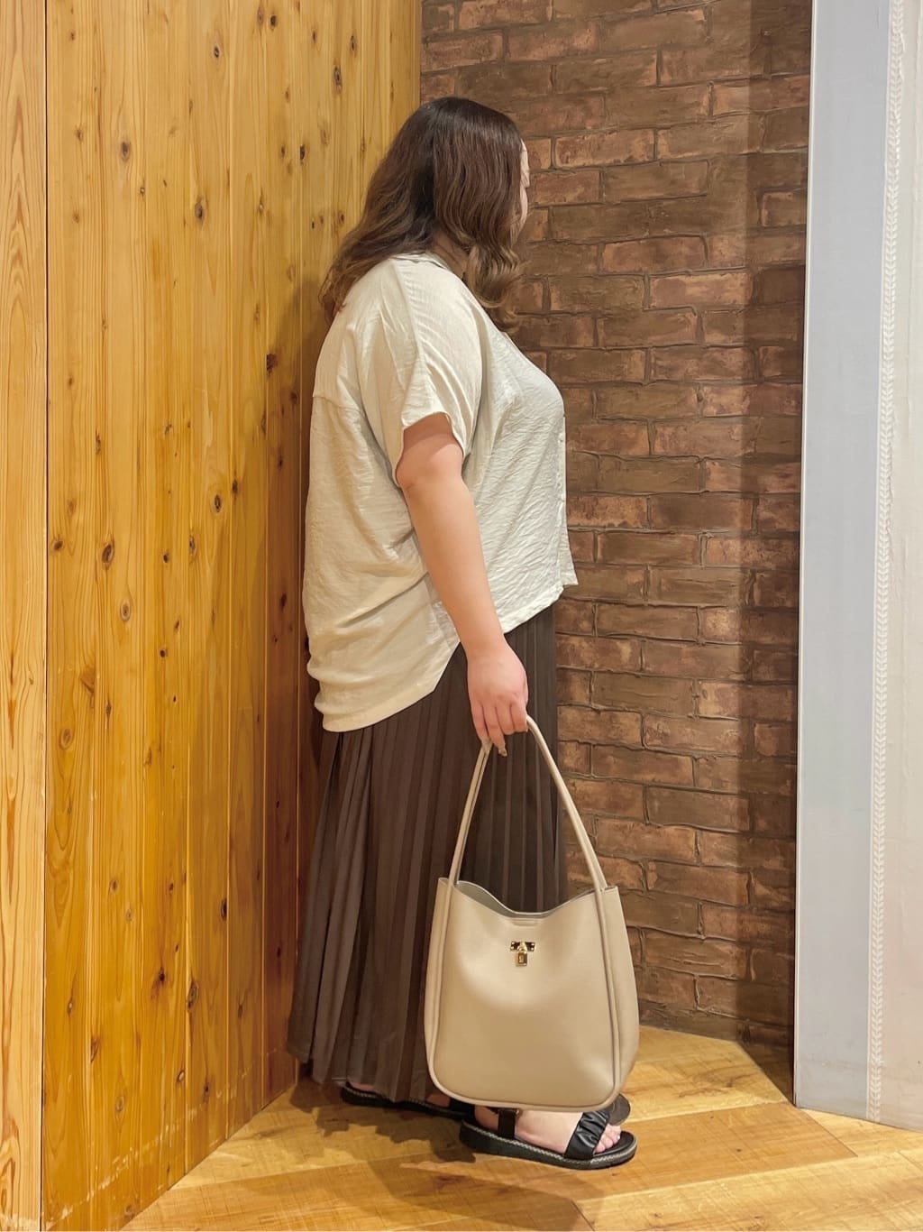 Risaさんの「SHOO･LA･RUE｜【洗える/S-LL/5分袖】1枚でも羽織としても。さらさらドレープシャツ」を使ったコーディネート