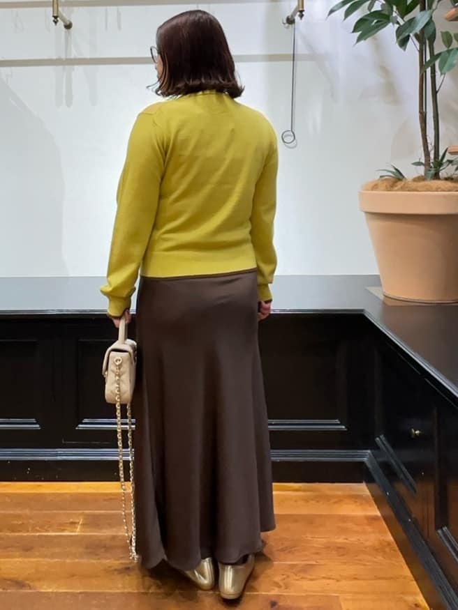 Asamiさんの「DRESSTERIOR｜ストレッチヴィンテージサテンナロースカート」を使ったコーディネート