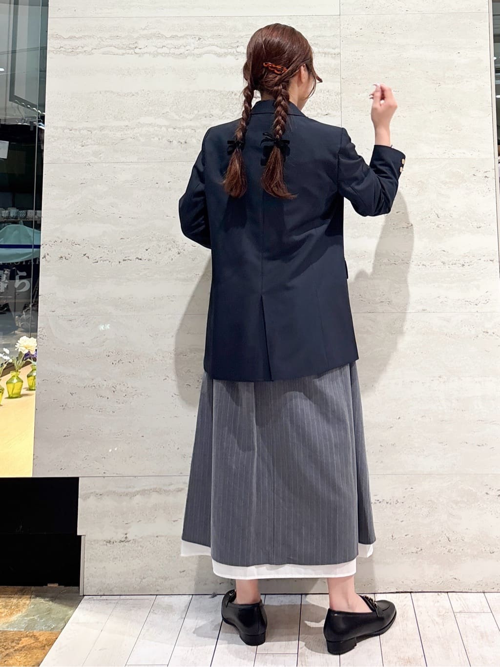 かほさんの「OPAQUE.CLIP｜【抗菌防臭加工／通勤対応】チェーンデザインローファー」を使ったコーディネート