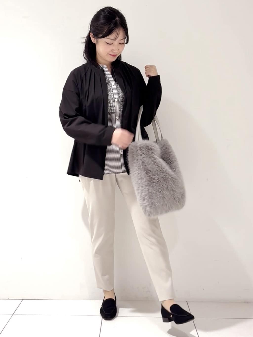 momokoさんの「INDIVI｜【洗える】胸元タックフリル長袖ブラウス」を使ったコーディネート