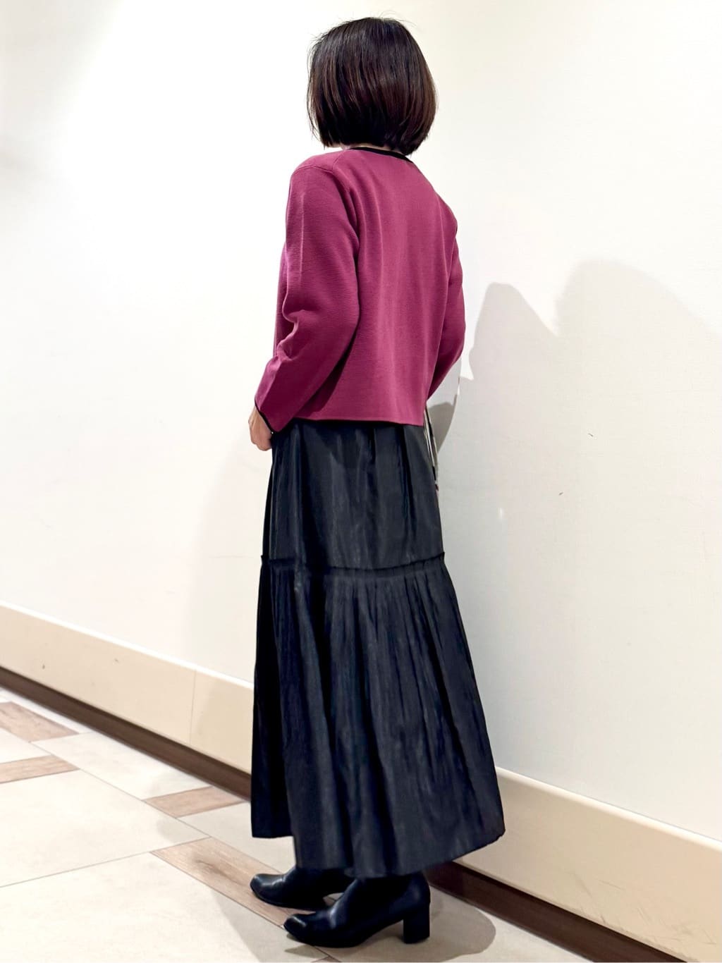 kaeさんの「Reflect｜【秋映え／単品使い◎／すっきり見え】ブローチ付きニットアンサンブル」を使ったコーディネート