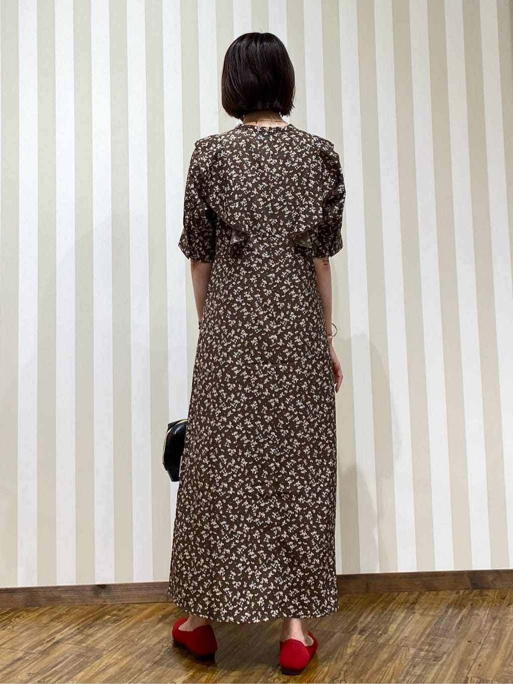 SAOさんの「SHOO･LA･RUE｜【S-LL】クラシカルな 花柄ワンピース」を使ったコーディネート