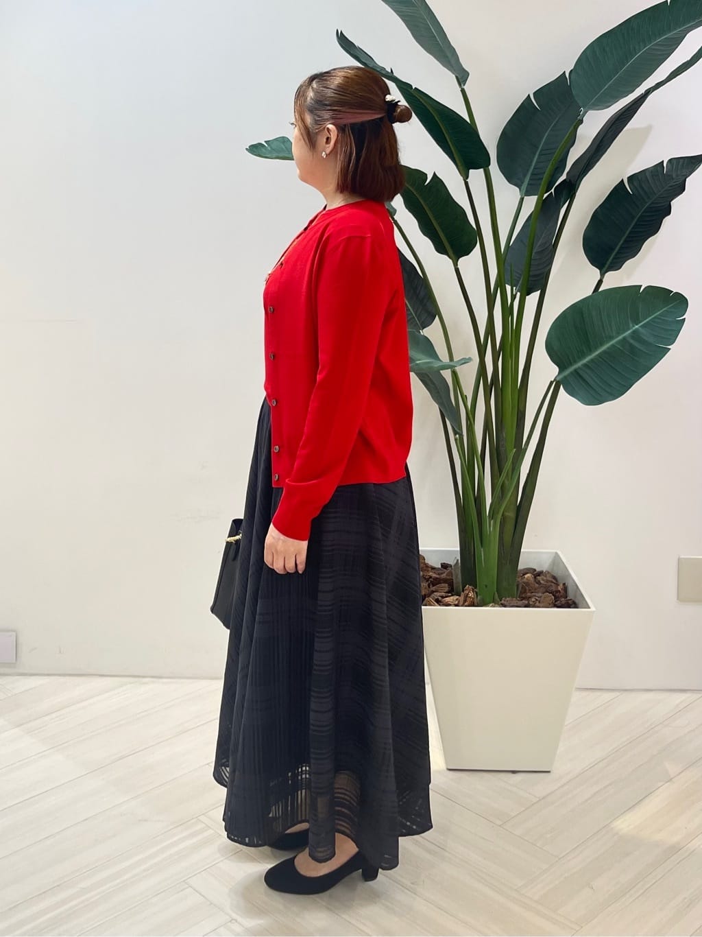 Tomoさんの「UNTITLED｜【アンサンブル可/薄手】ベーシッククルーネックカーディガン」を使ったコーディネート