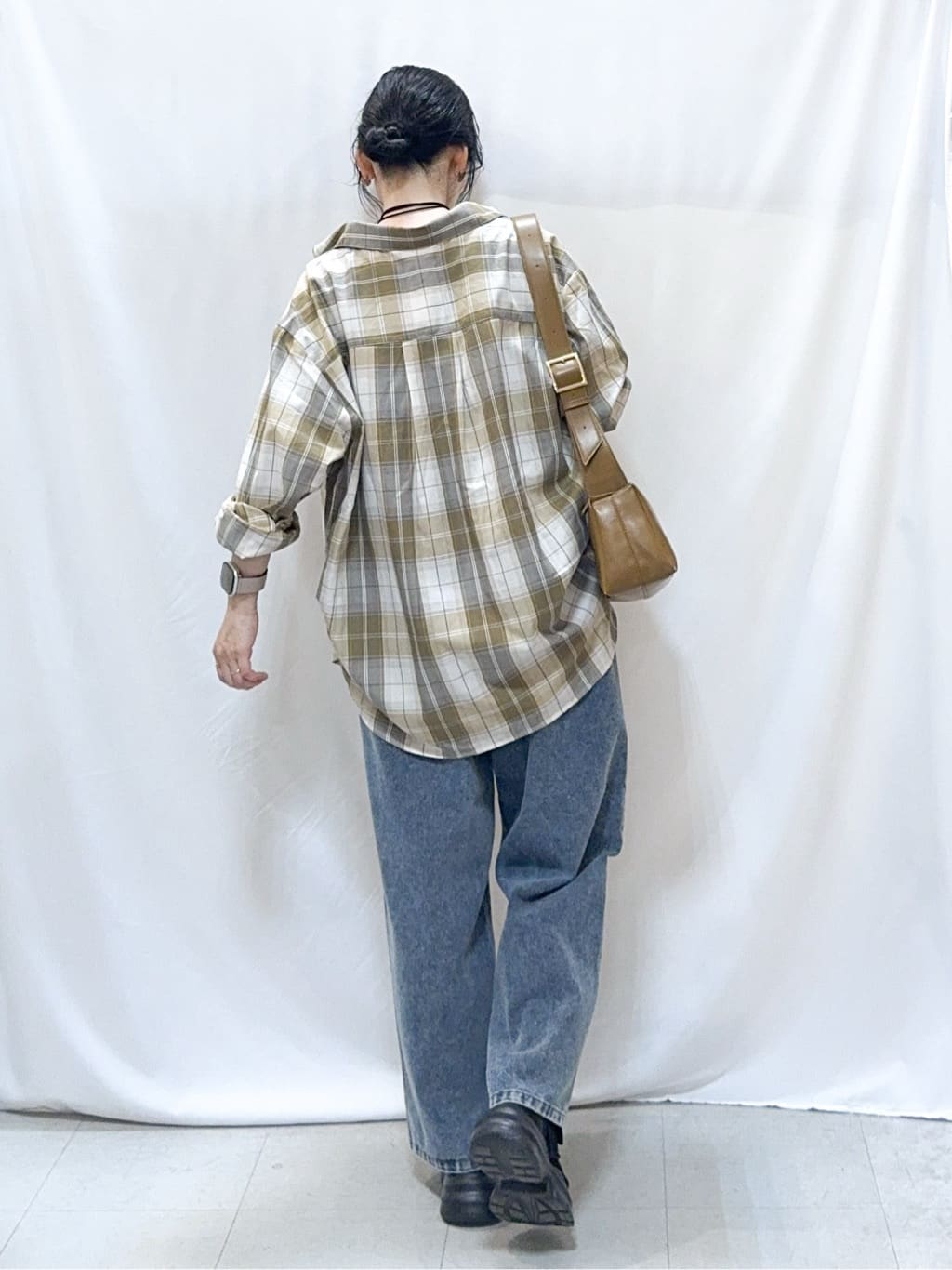 𝐇𝐢𝐫𝐨𝐦𝐢さんの「SHOO･LA･RUE｜【洗濯機可/S-LL】程よい抜け感 大人のチェックシャツ」を使ったコーディネート