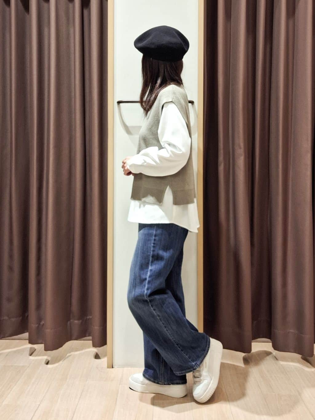 ウタさんの「grove｜ニットベスト&times;シャツセット」を使ったコーディネート