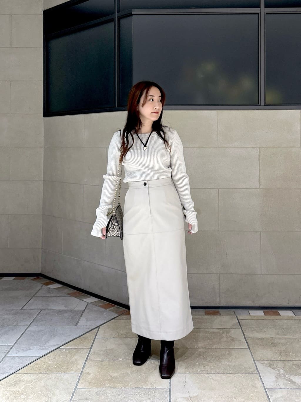 よねさんの「INDIVI｜【再入荷】パネルストレッチショートブーツ」を使ったコーディネート