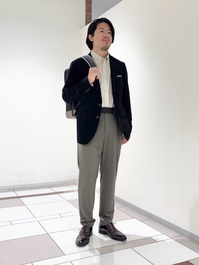 及川さんの「TAKEO KIKUCHI｜【Sサイズ～】ストレッチコーデュロイ ジャケット」を使ったコーディネート