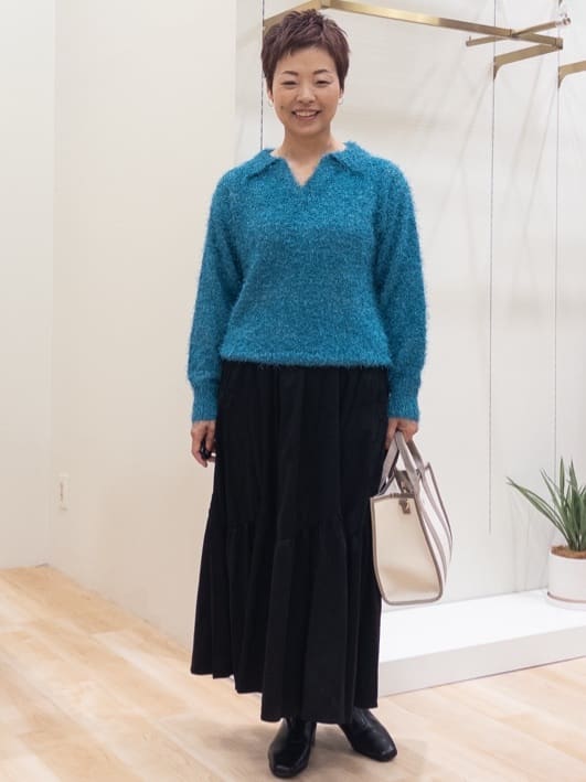 シュウコさんの「grove｜スエードライク マキシティアードスカート」を使ったコーディネート