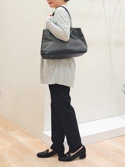 ふるさんの「grove｜キレイも動きやすさも　美脚見えハイパーストレッチパンツ」を使ったコーディネート