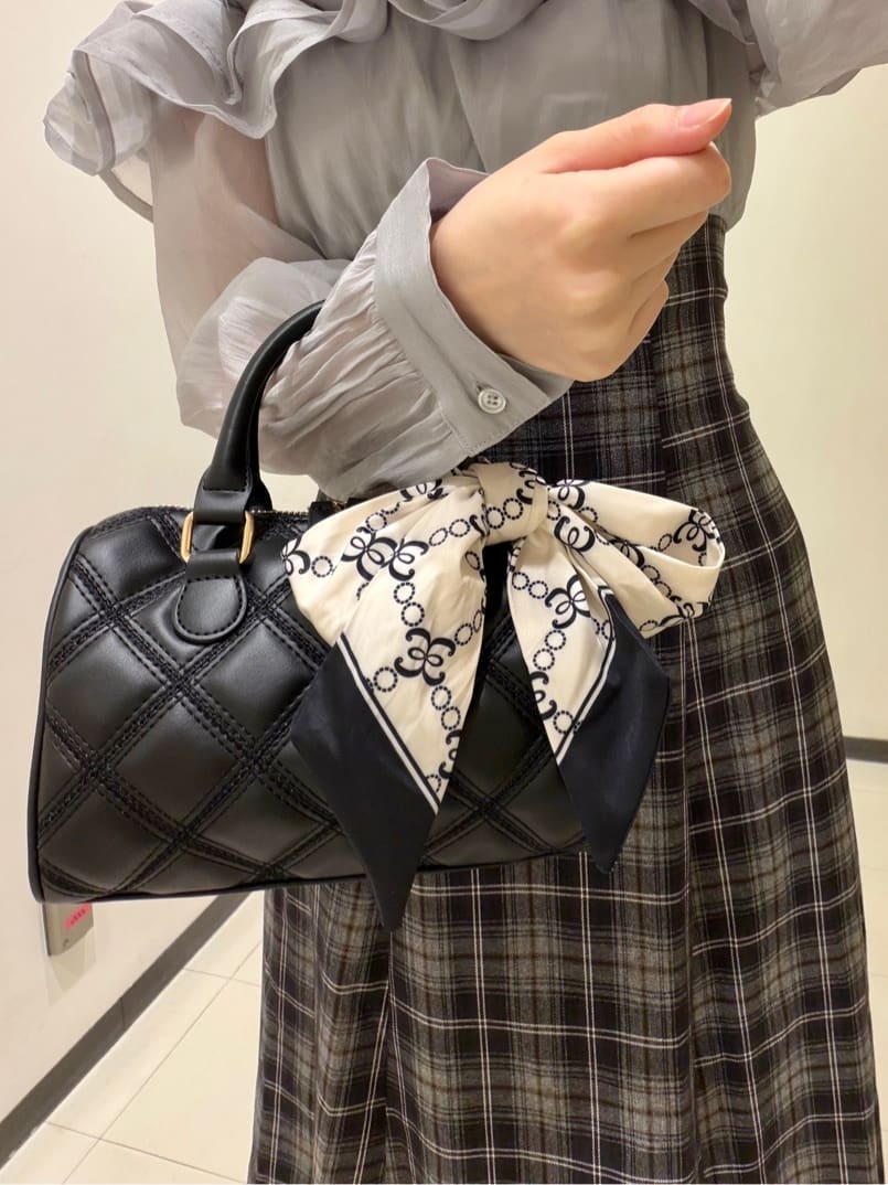 kaさんの「ESPERANZA｜【ラク盛り／ショートブーツ】リピーター続出／脚長美脚 厚底シャーリングブーツ」を使ったコーディネート
