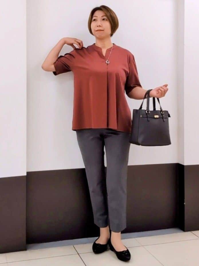 じゅりさんの「Reflect｜【すっきり見え！長め丈／マシンウォッシュ可】スキッパーネックジャージトップス」を使ったコーディネート