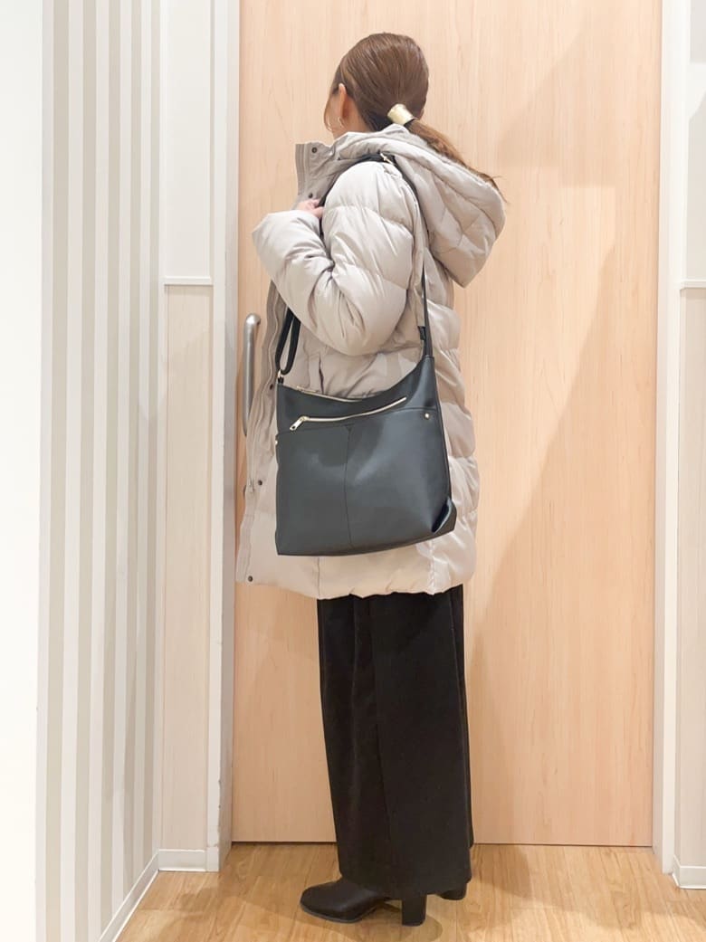 natsumiさんの「SHOO･LA･RUE｜【洗濯機可/撥水】フェイクファーフード ロングダウン」を使ったコーディネート