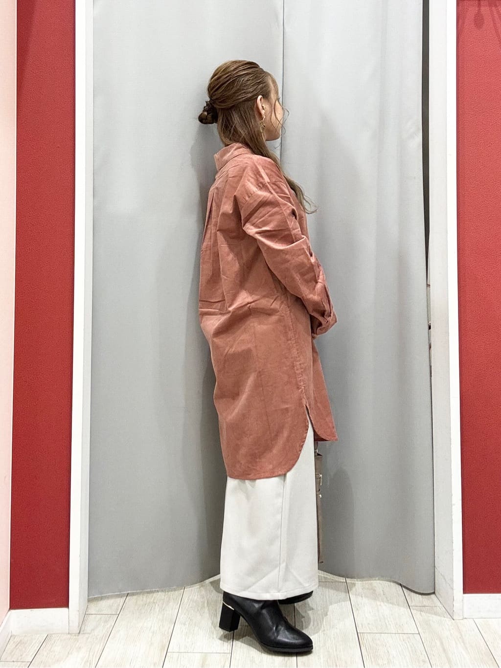 shioさんの「SHOO･LA･RUE｜【洗濯機可/S-LL】すっきり見えにこだわった コーデュロイチュニックワンピース」を使ったコーディネート