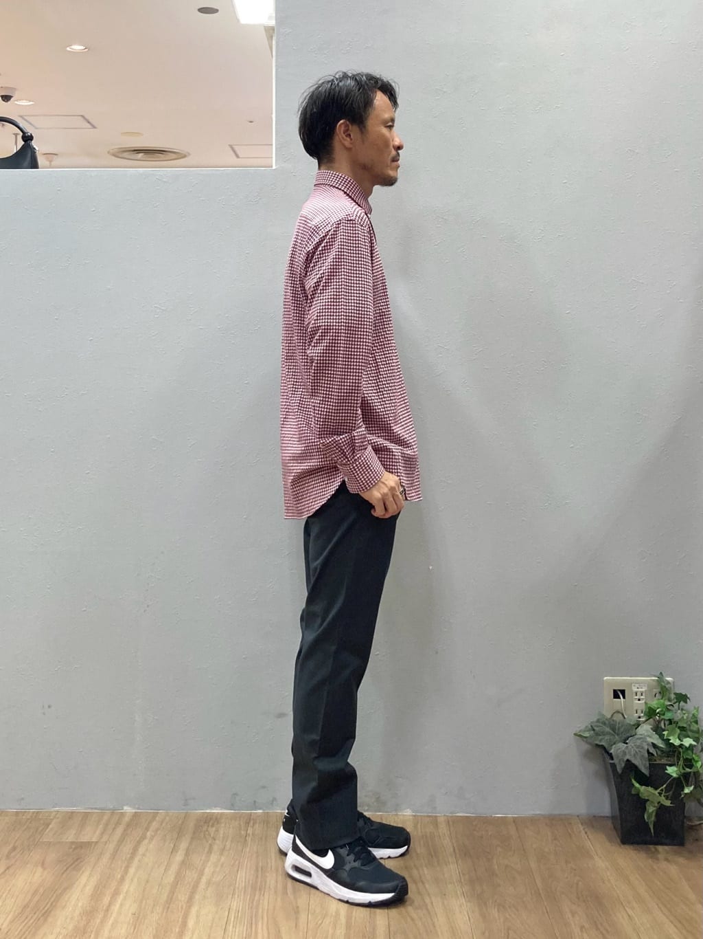 シュンさんの「TAKEO KIKUCHI｜【抗菌防臭/シーズンレス】シアサッカーギンガムチェック ストレッチシャツ」を使ったコーディネート