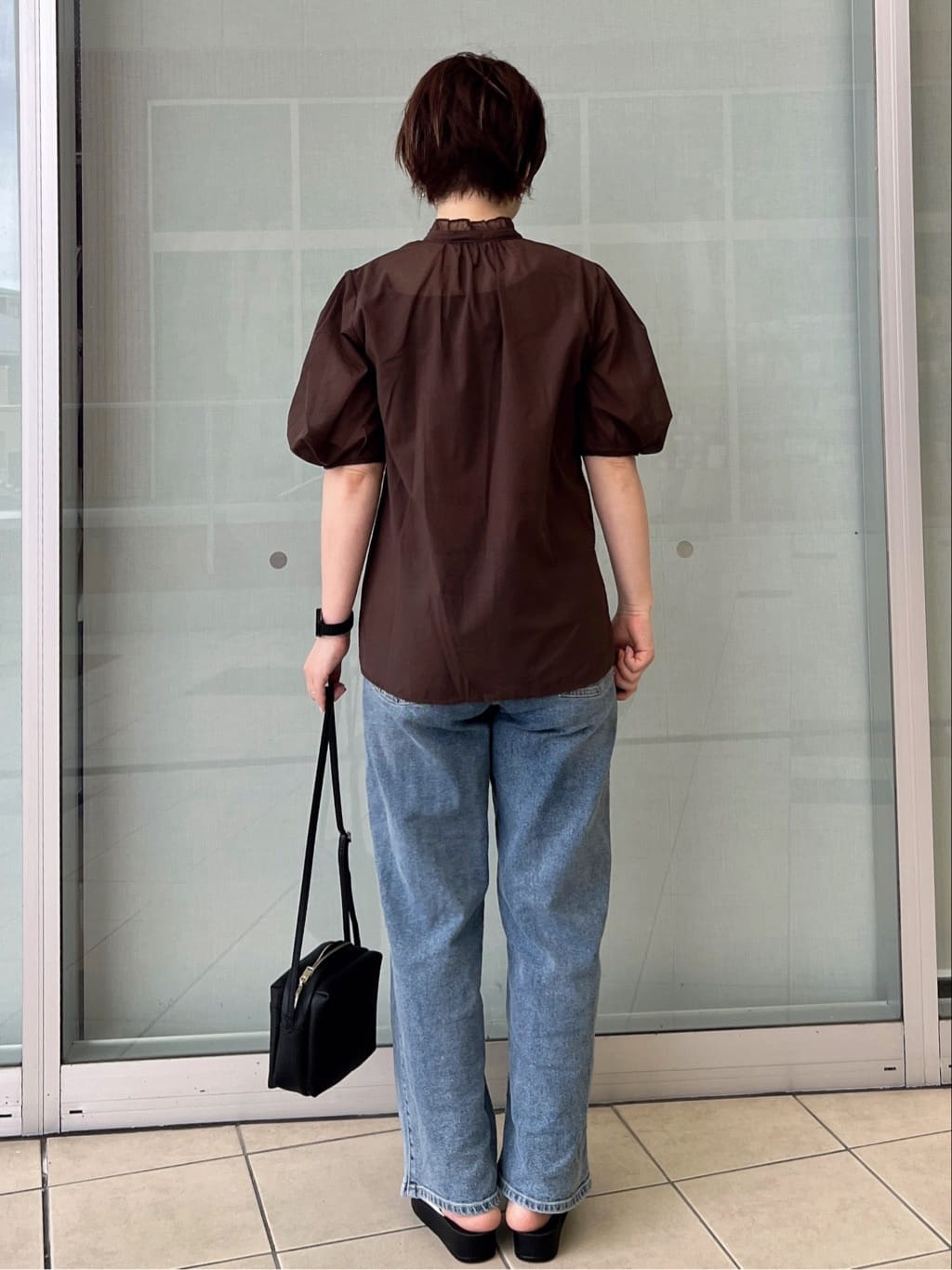 yo-koさんの「OPAQUE.CLIP｜シアーフリルネックブラウス【洗濯機洗い可】」を使ったコーディネート