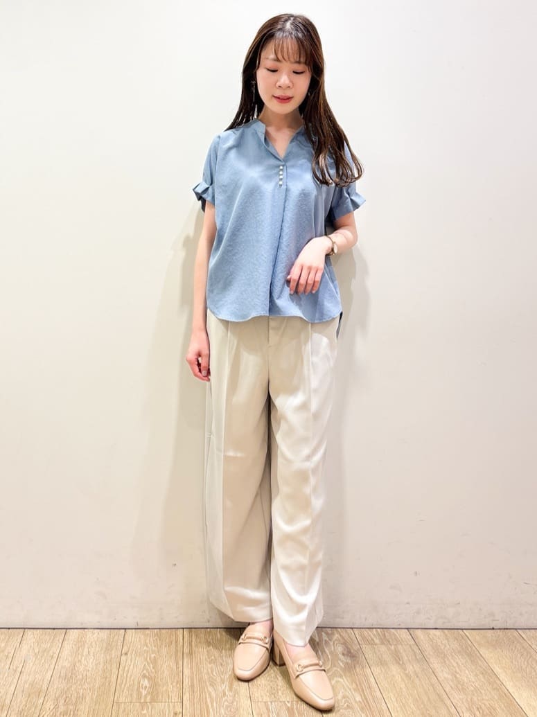 ayaさんの「index｜《7色展開／XS-LLサイズ》タックスリーブスキッパーブラウス【洗濯機洗い可／吸水速乾／抗ピル／防シ」を使ったコーディネート