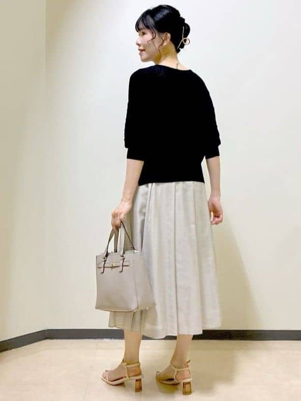  beni_gingerさんの「Reflect｜【マシンウォッシュ可／セットアップ可】シアーボックスタックプリーツスカート」を使ったコーディネート