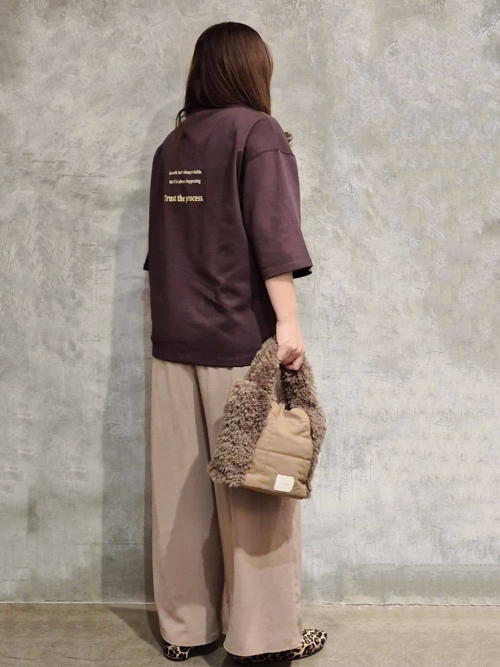 ひさえさんの「THE SHOP TK｜配色刺繍6分袖Tシャツ 【ビッグシルエット／洗濯機OK】」を使ったコーディネート