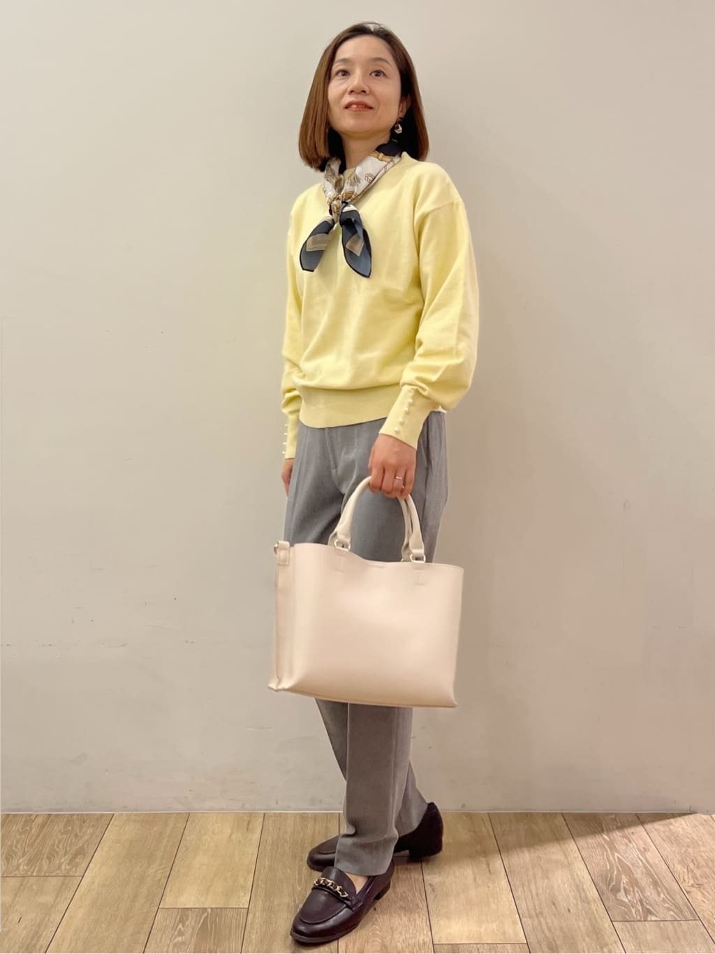 kcさんの「OPAQUE.CLIP｜ふんわりボトルネックパフスリーブニット【洗濯機OK】」を使ったコーディネート