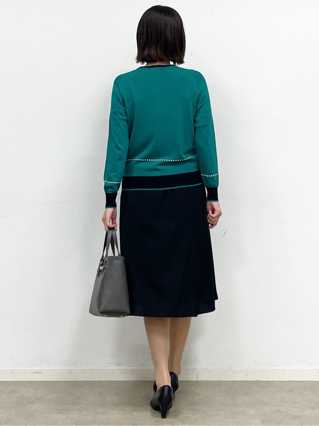 あやたかさんの「Reflect｜【WEB先行カラーあり／手洗い可／アンサンブル可】バイカラーカーディガン」を使ったコーディネート