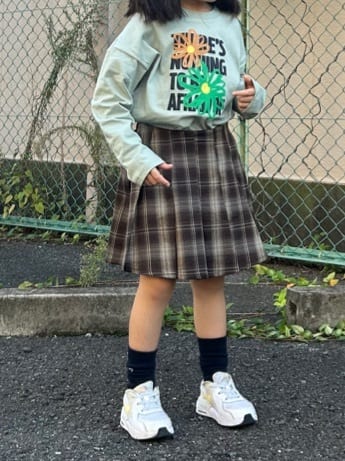 ga_riさんの「THE SHOP TK｜【110－160／6色展開】コットン長袖Ｔシャツ/洗濯機OK」を使ったコーディネート