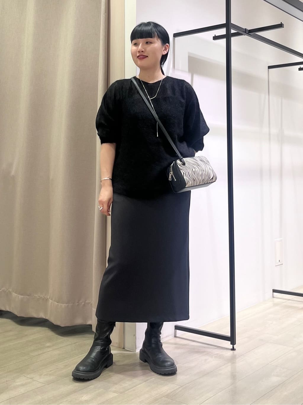 hasuさんの「INDIVI｜【キッドモヘヤ素材】ラウンドヘムニット」を使ったコーディネート