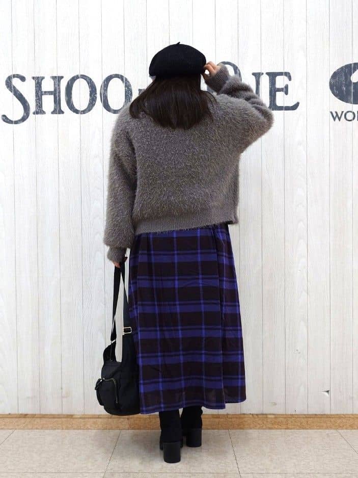 とろろさんの「SHOO･LA･RUE｜【洗濯機可/S-LL】周りと差がつく チェーンステッチロゴロンT」を使ったコーディネート