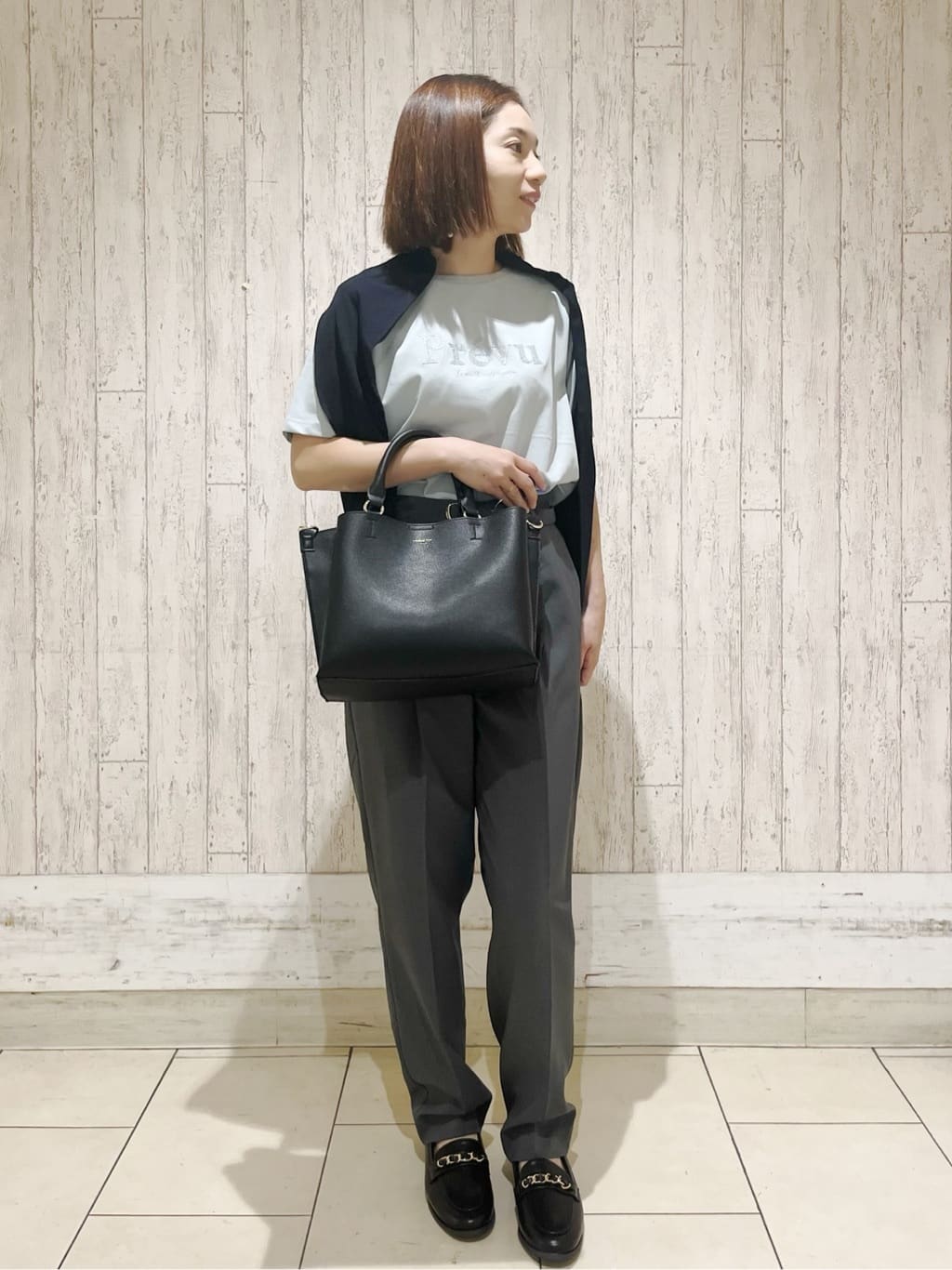 kcさんの「index｜スパンコール刺繍ロゴTシャツ【洗濯機洗い可／接触冷感／UVケア】」を使ったコーディネート