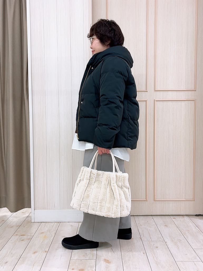 えりっこさんの「SHOO･LA･RUE｜【撥水/洗える】ショートフーディーダウン」を使ったコーディネート