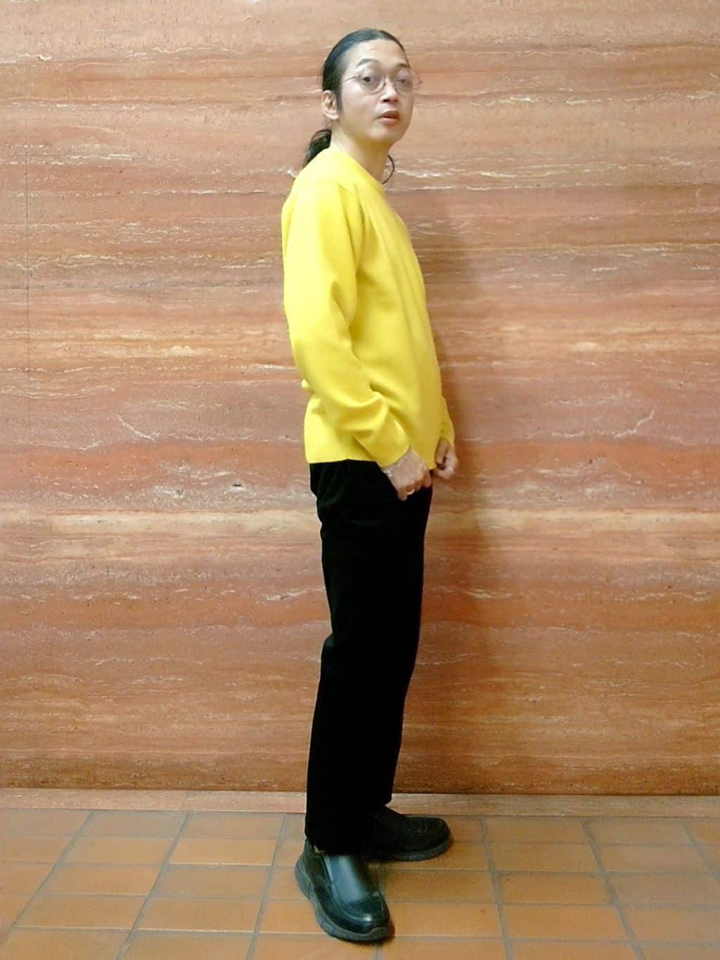かしげるさんの「TAKEO KIKUCHI｜【Air Palette Knit】ワンポイント カラーニット プルオーバー」を使ったコーディネート