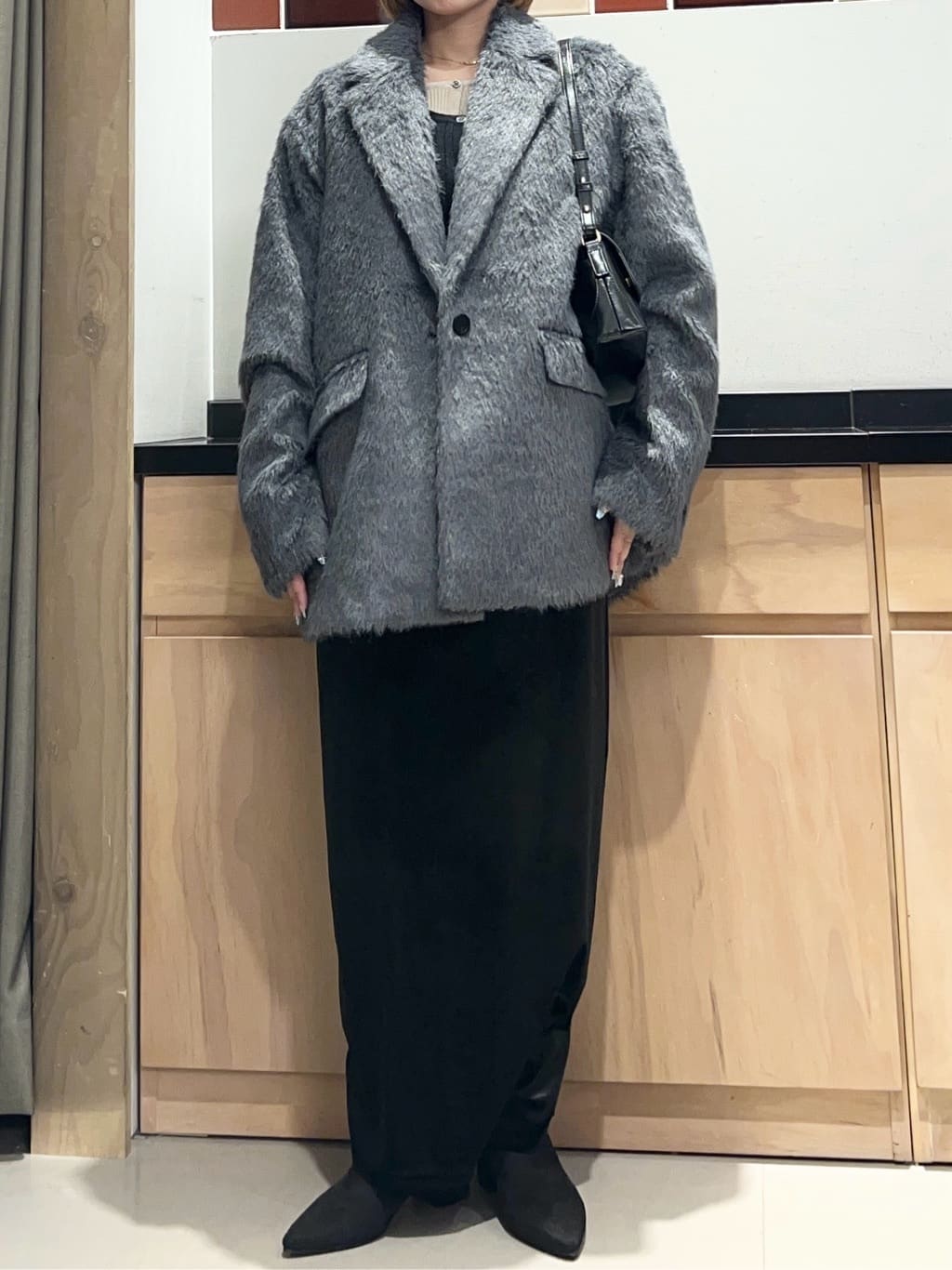 かのさんの「THE SHOP TK｜纏うだけで大人上品 シャギーチェスターハーフコート」を使ったコーディネート