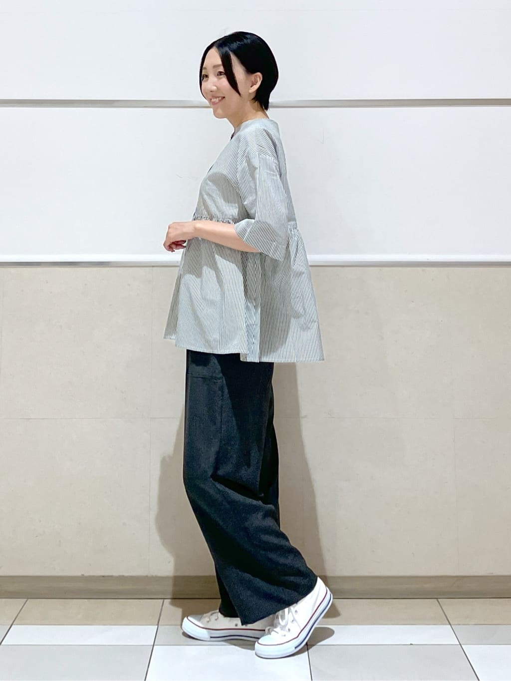 eriko さんの「Dessin｜【洗える／体型カバー】バンドカラーペプラムブラウス」を使ったコーディネート