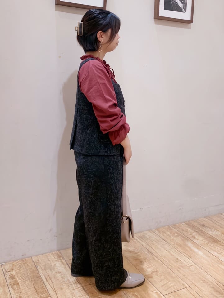 Riranさんの「SHOO･LA･RUE｜【S-LL/洗濯後しわになりにくい/吸水速乾/UV】大人フェミニンな装いに 襟フリルブラウス」を使ったコーディネート