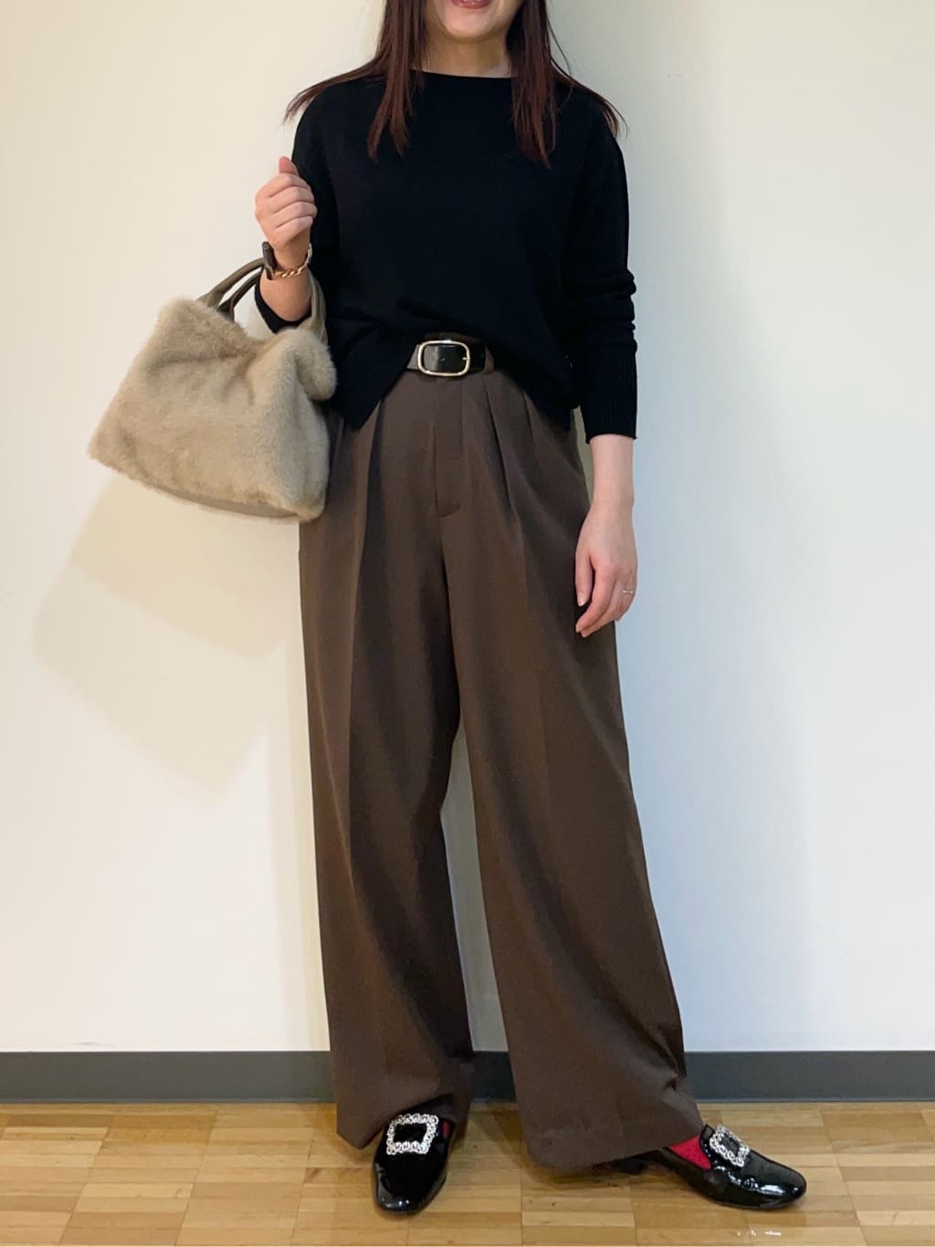フナキさんの「UNTITLED｜【8色展開/体型カバー】魅せるタイムレスニット」を使ったコーディネート