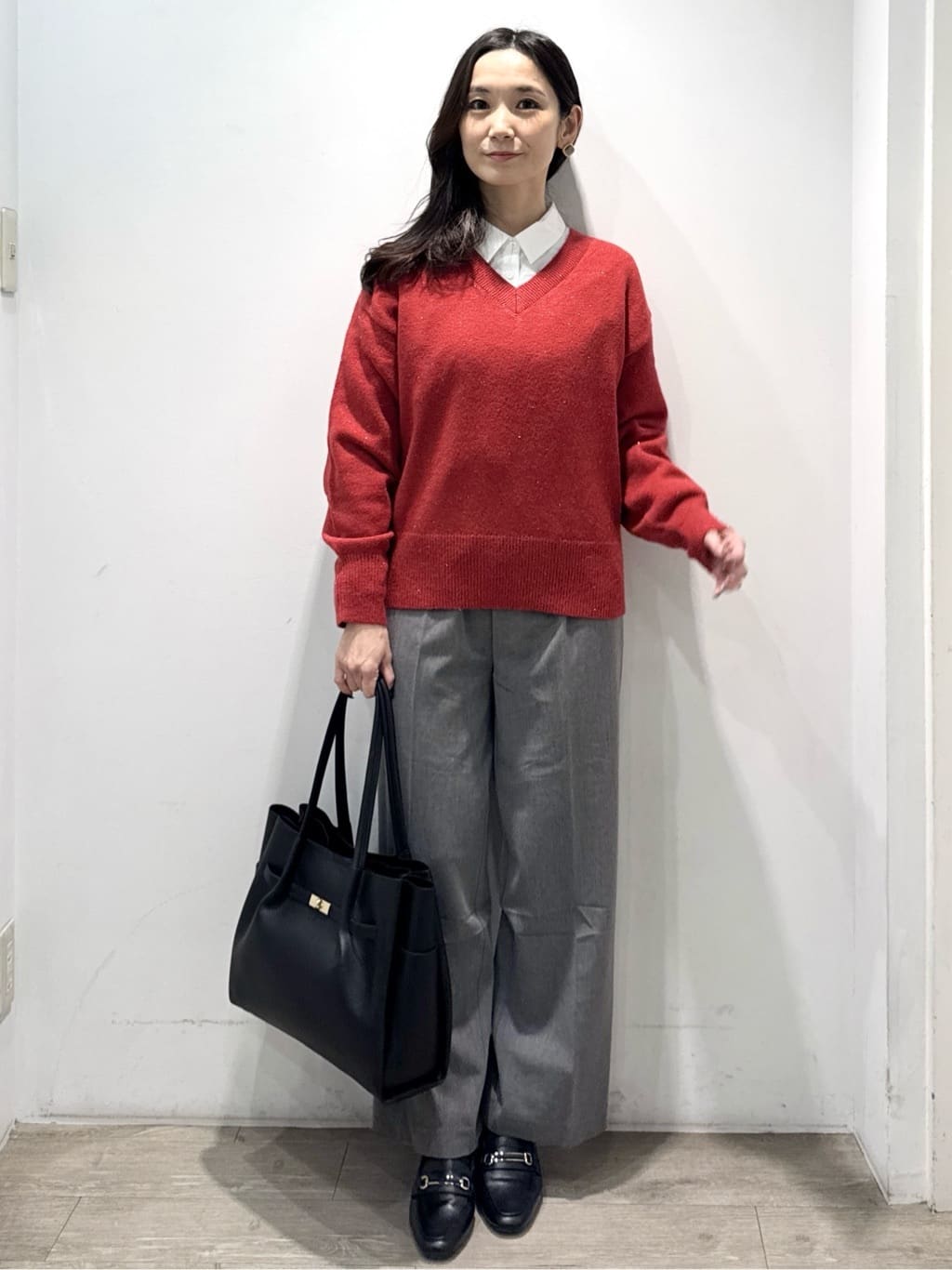 yuicciさんの「OPAQUE.CLIP｜ポケット刺繍レギュラーカラーシャツ【洗濯機OK】」を使ったコーディネート