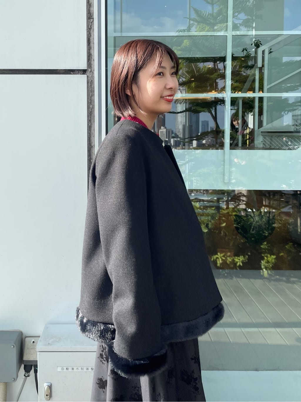 abeさんの「Couture brooch｜【美シルエット・通勤】フロッキーフラワープリントスカート」を使ったコーディネート