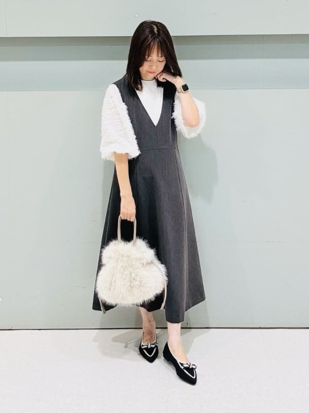 makiさんの「UNTITLED｜【丸首/Tシャツ風/短丈】シャギースリーブ ポンチカットソー」を使ったコーディネート
