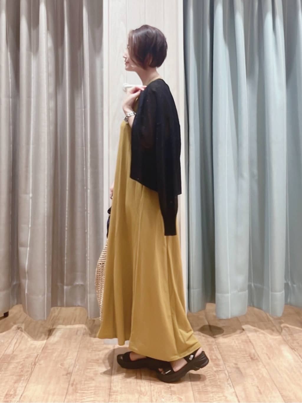 aaamiさんの「SHOO･LA･RUE｜【S-LL/ひんやり】切替ラインですっきりと 1枚で着られるロングワンピース」を使ったコーディネート