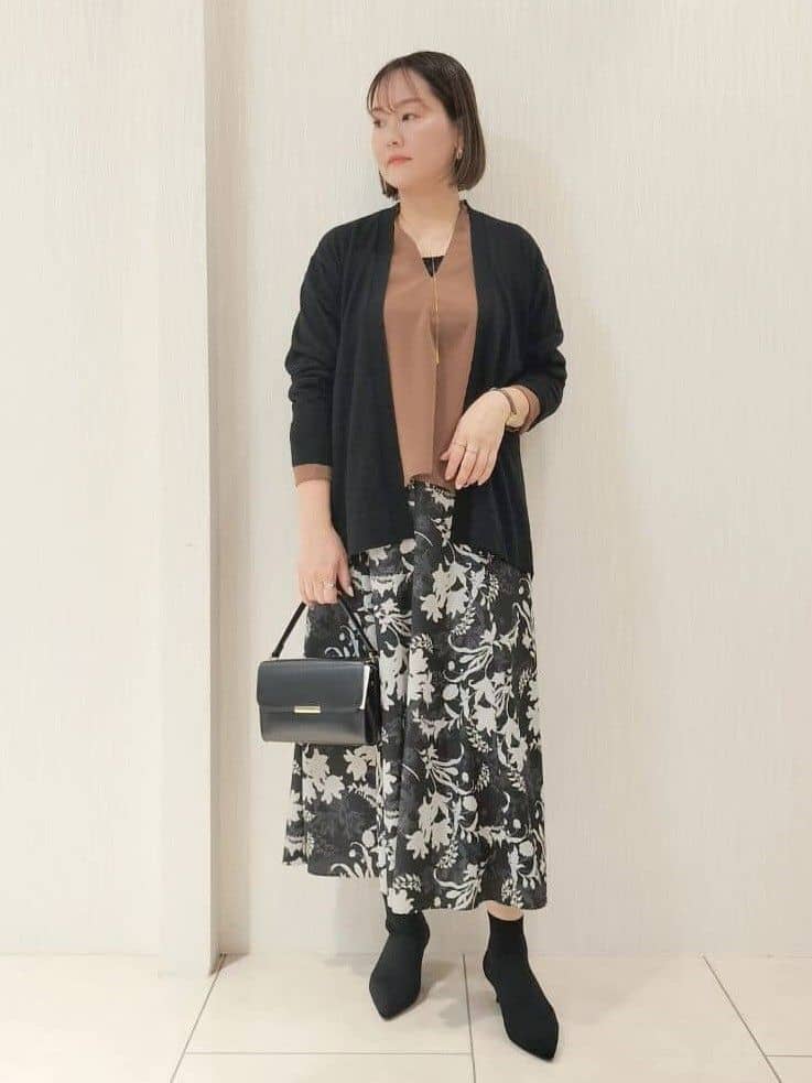 naokoさんの「UNTITLED｜【アンサンブル可/洗える/ボタンなし】シルクウールカシミヤ 着流しカーディガン」を使ったコーディネート