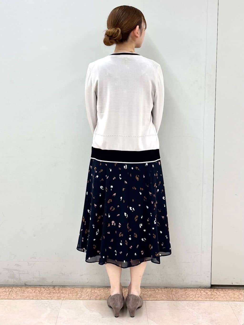 Satoさんの「Reflect｜【WEB先行カラーあり／手洗い可／アンサンブル可】バイカラーカーディガン」を使ったコーディネート